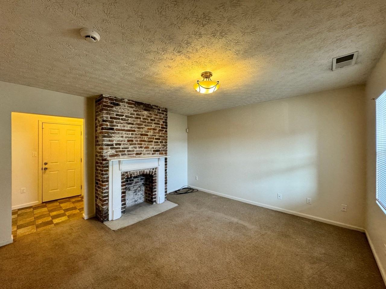 704 Chinn Ave - Photo 2 of 14