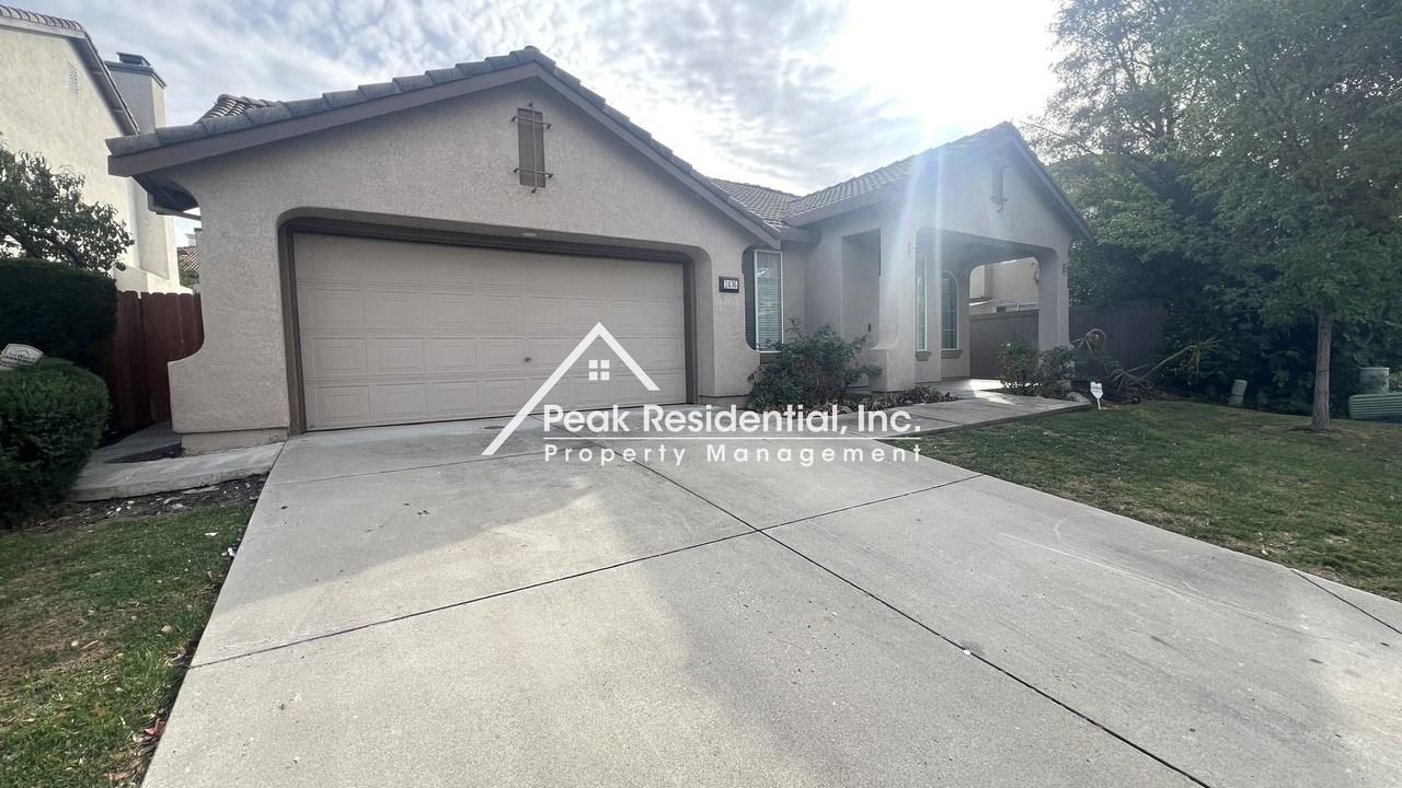 2436 Mabry Dr - Photo 3 of 33
