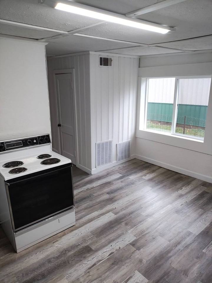 2205 N 2nd St - Photo 5 of 6