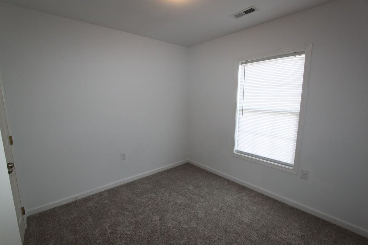 57 Battalion Ct - Photo 3 of 22