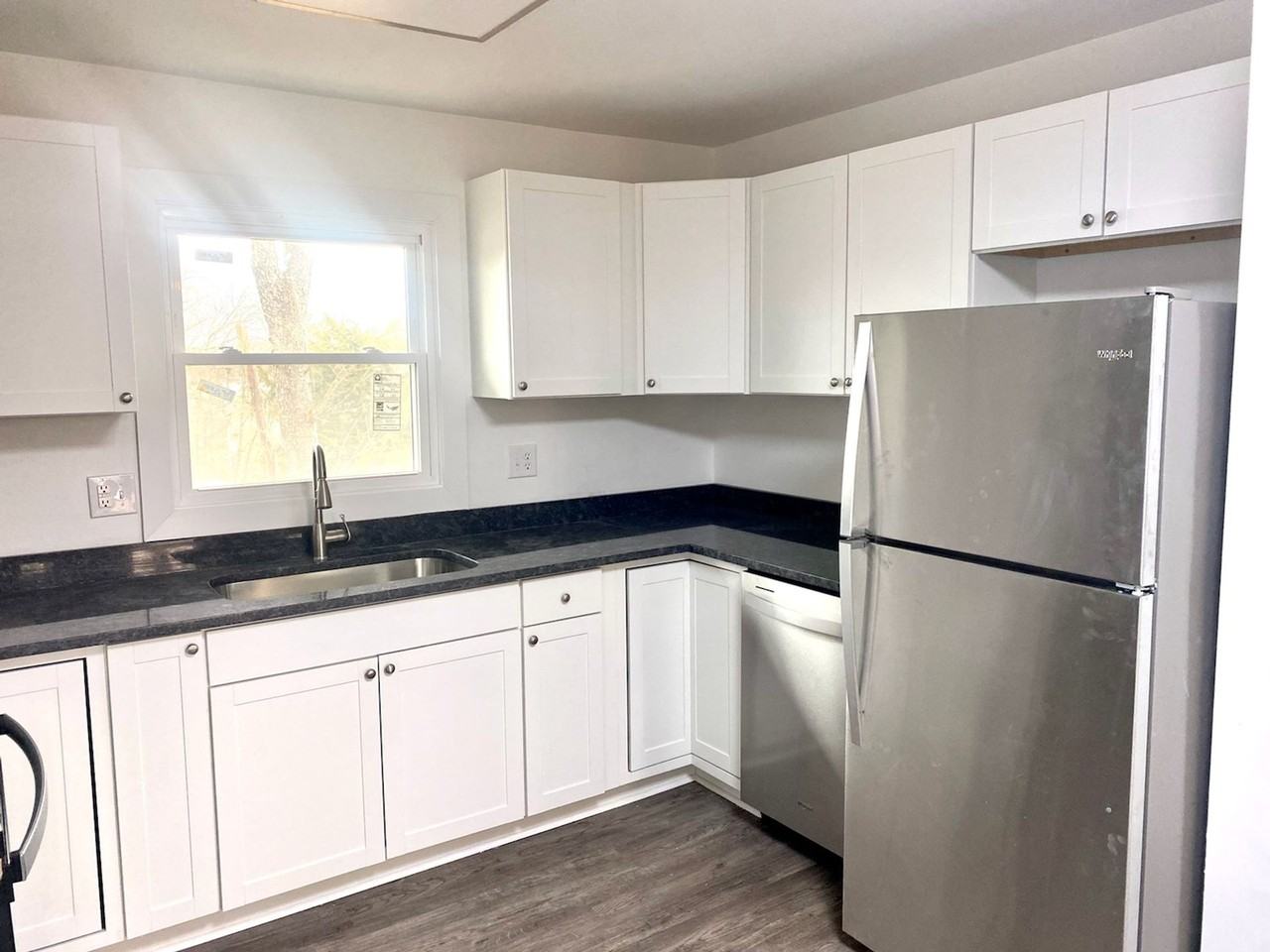 Everything You Need. All Right Here - Photo 3 of 8