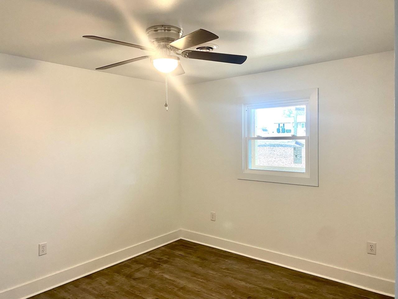 Everything You Need. All Right Here - Photo 4 of 8