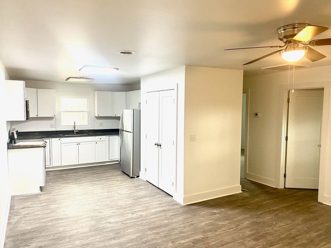 Everything You Need. All Right Here - Photo 7 of 8