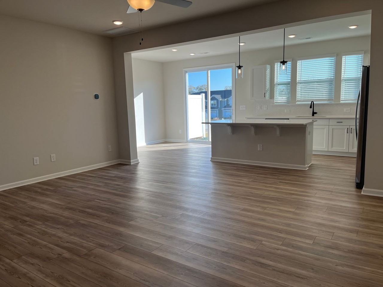 139 Pinkie Ln - Photo 3 of 37