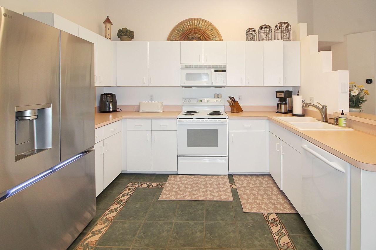 1326 Capri Isles Blvd - Photo 3 of 16