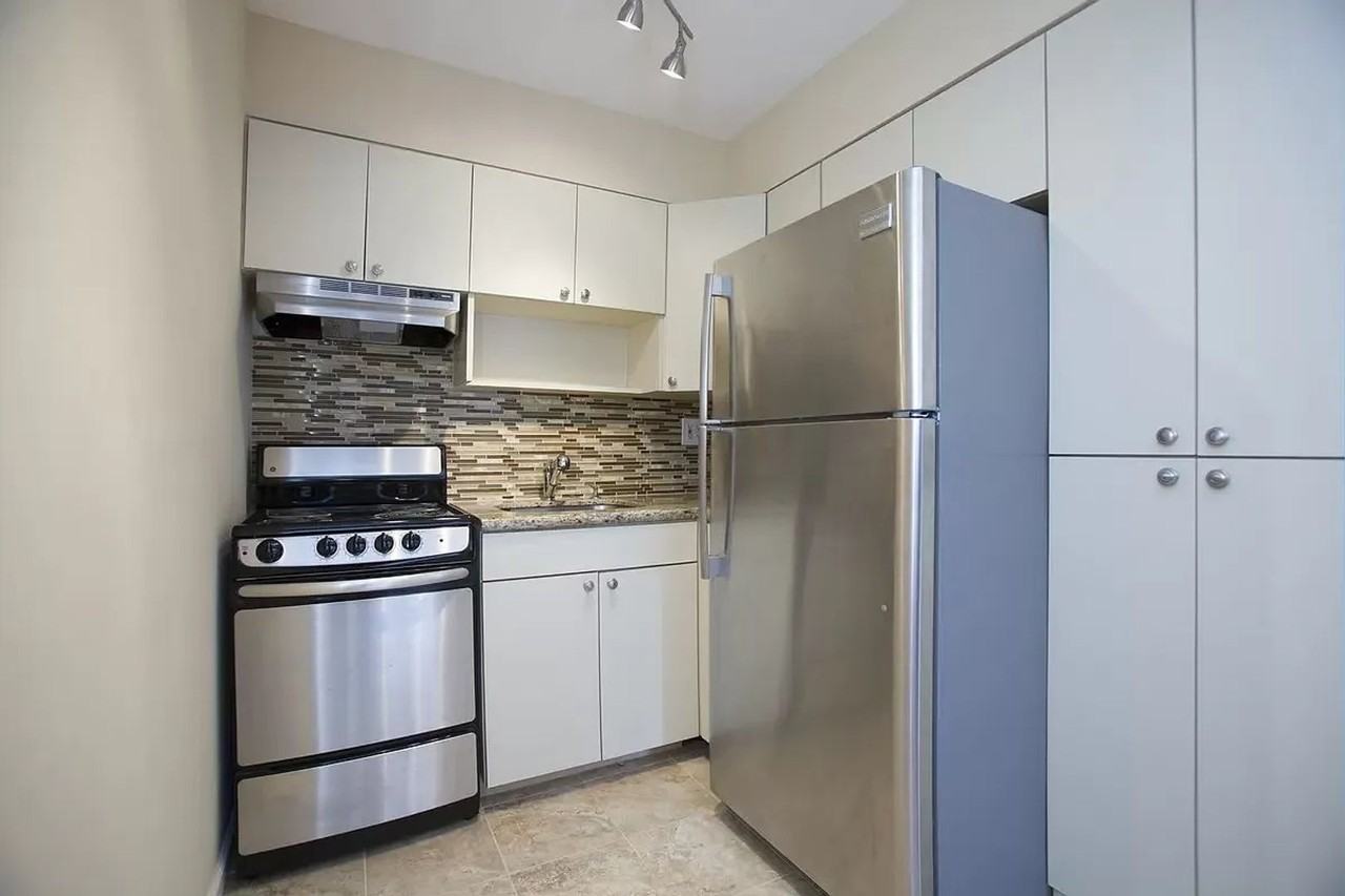 31-23 Crescent St #1A - Photo 2 of 5