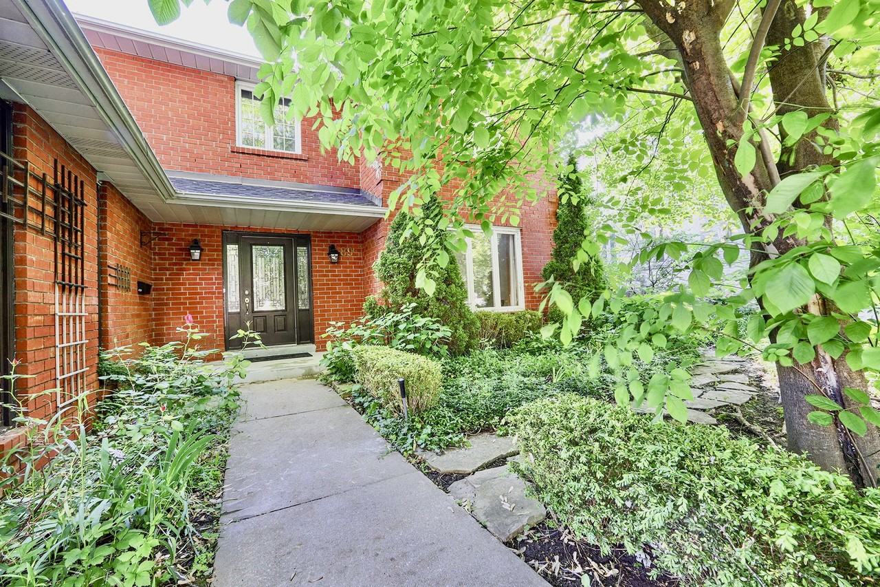 89 Yonge Boulevard - Photo 2 of 43