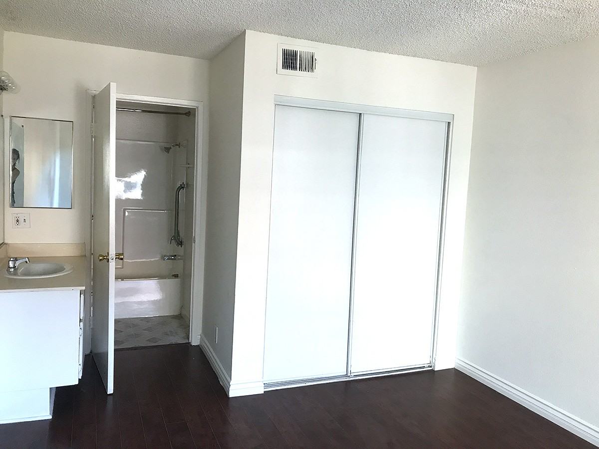 12251 Osborne Street #101 - Photo 6 of 24