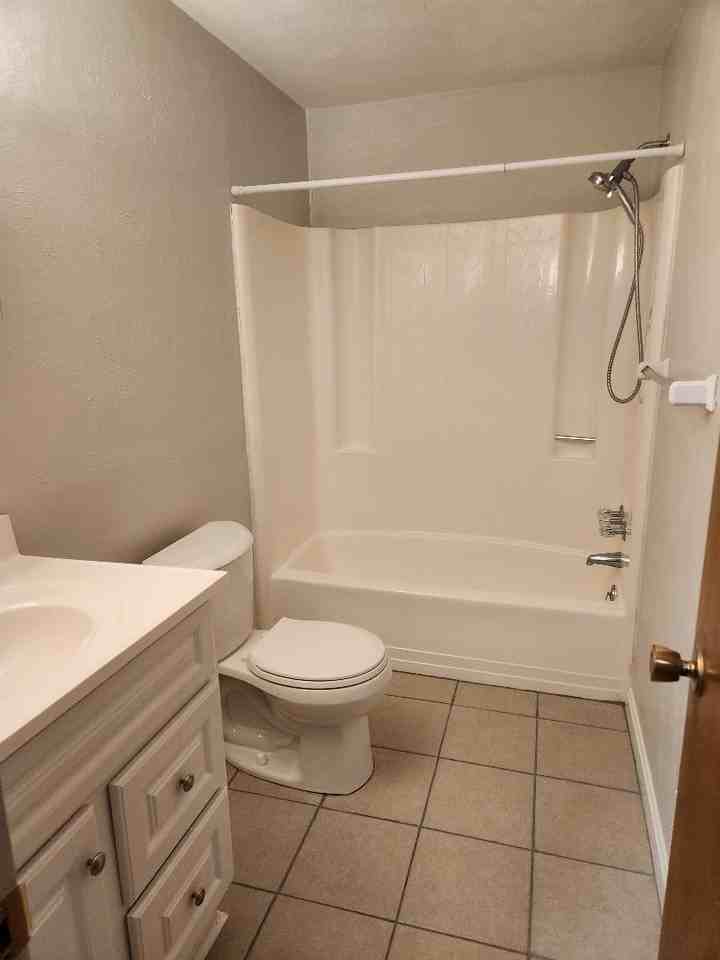 205 Greenside Ave #205 - Photo 2 of 11