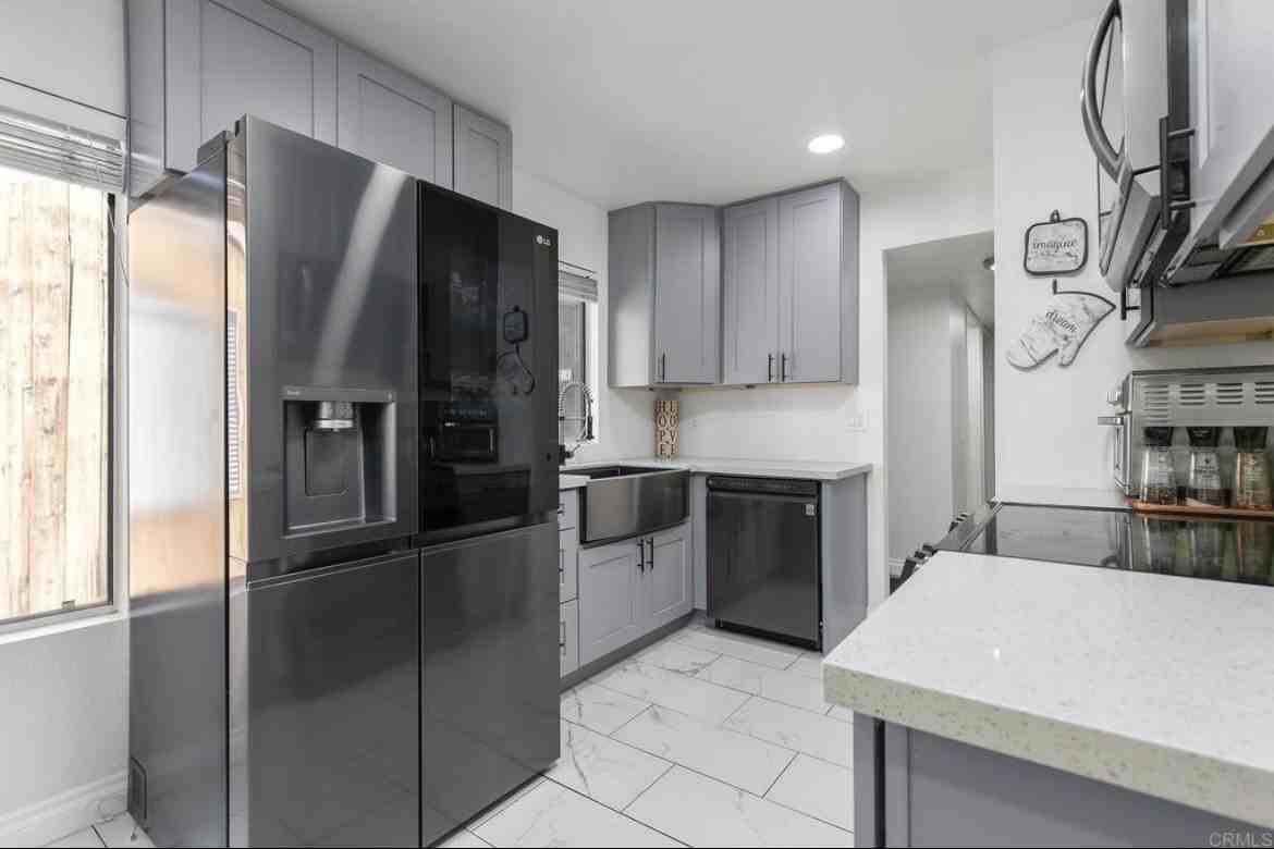 2157 Arnold Way - Photo 3 of 11