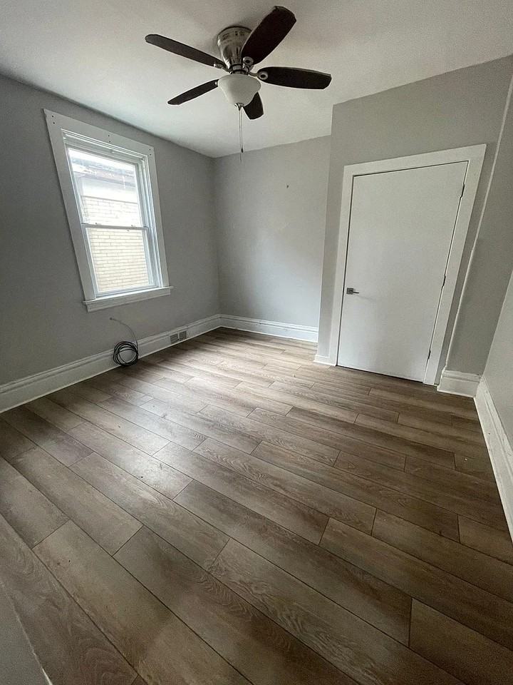 2015 Broadway Avenue #2 - Photo 6 of 9