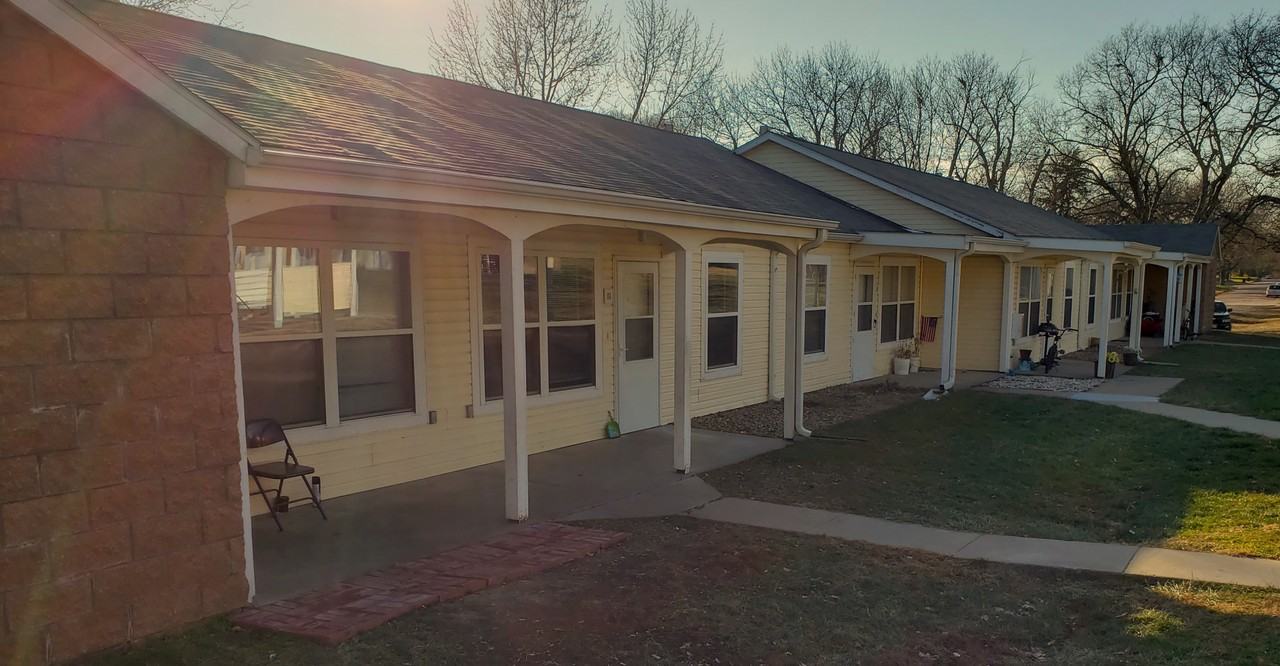 Pony Run Apartments - Photo 5 of 5