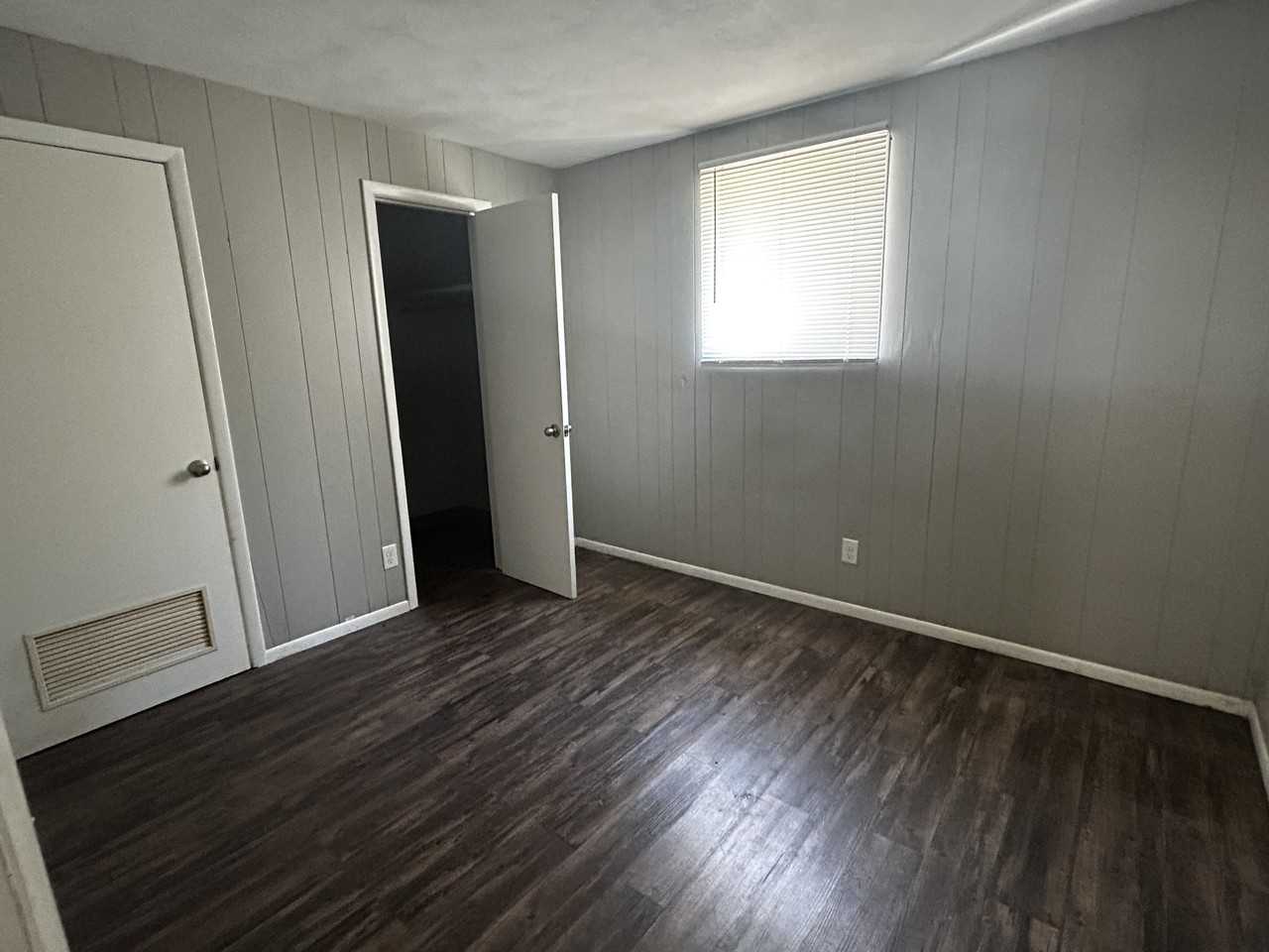 928 South Stewart Street #1 - Photo 6 of 10