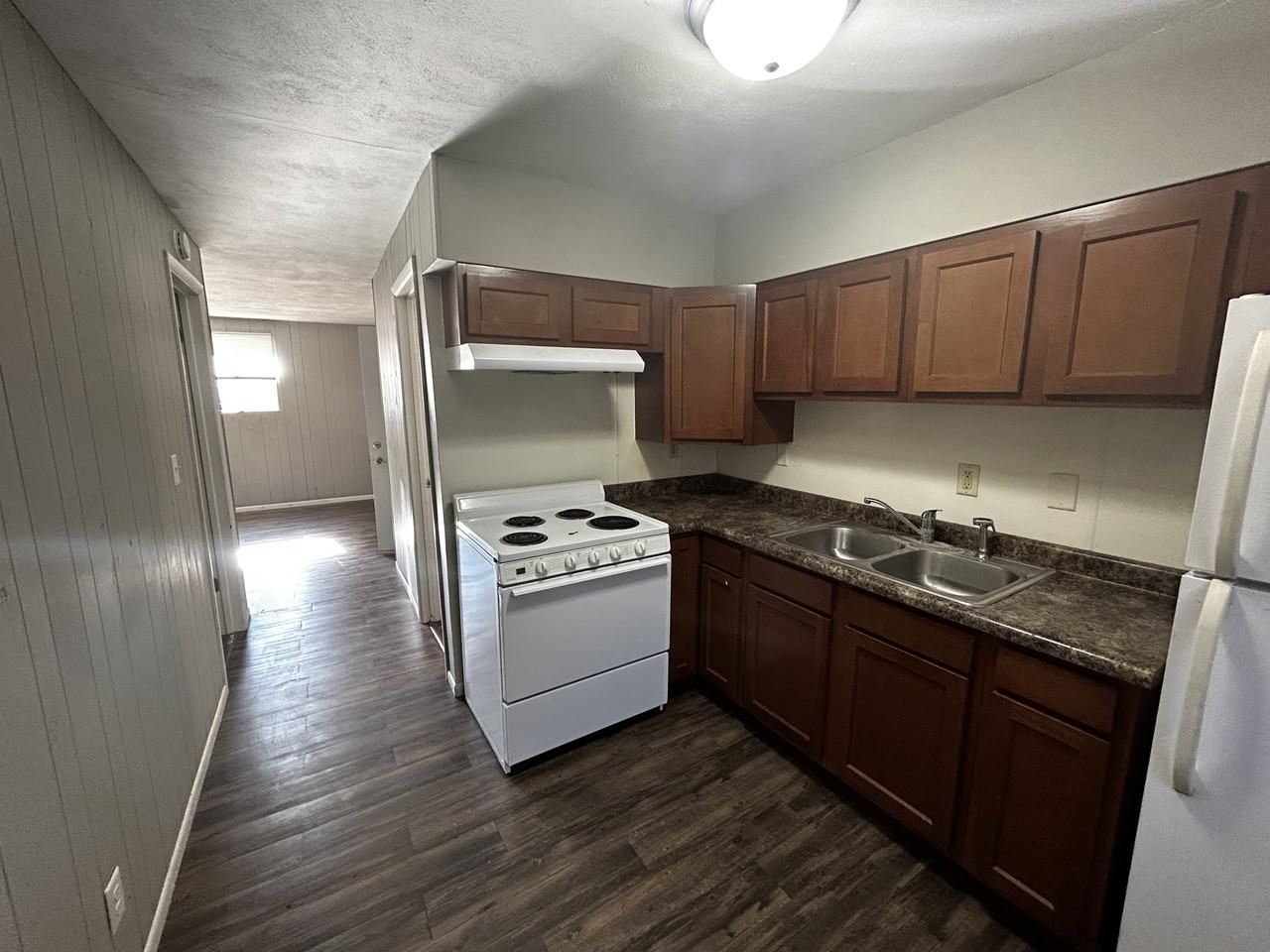 928 South Stewart Street #1 - Photo 4 of 10