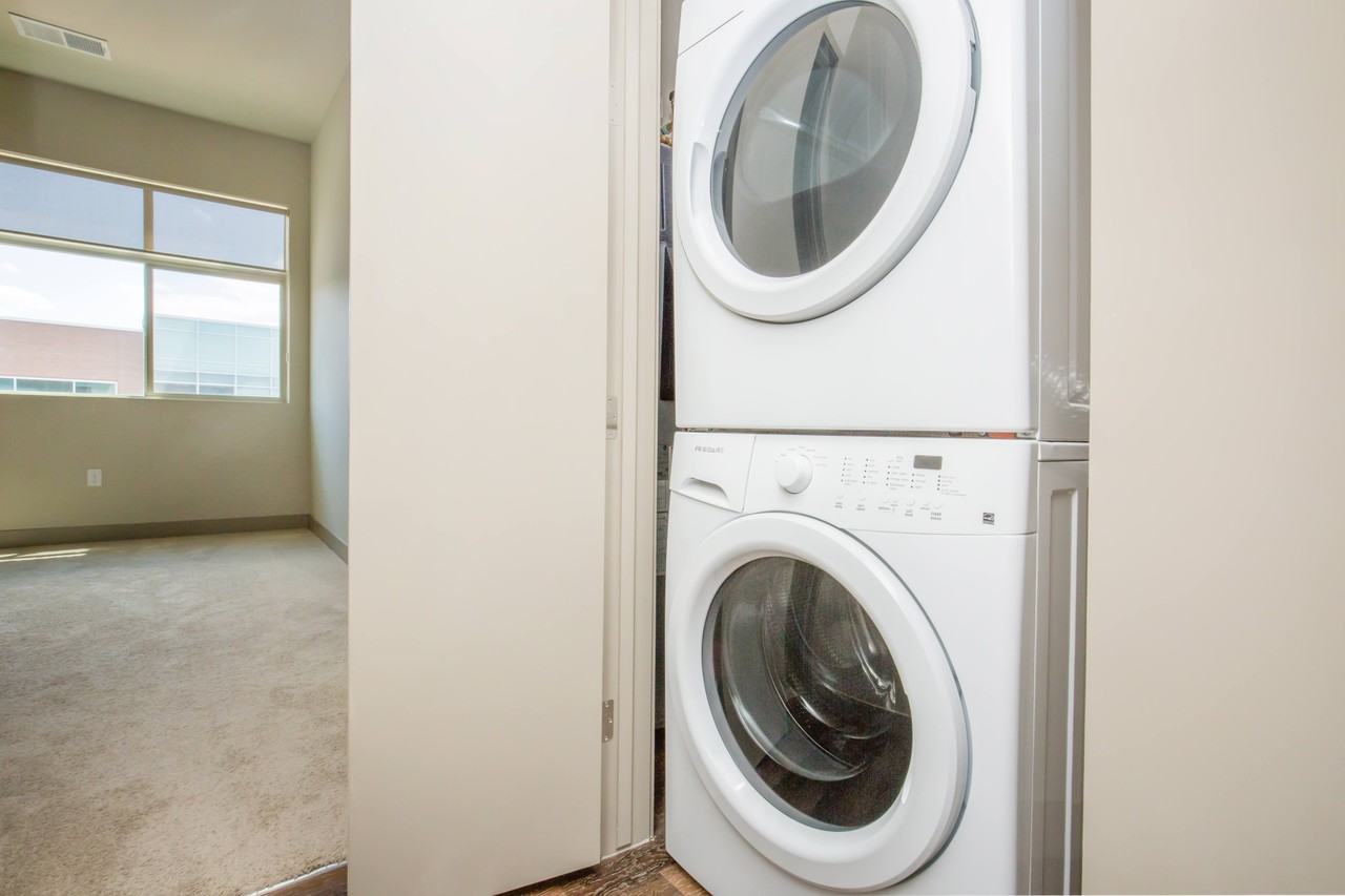 Lofts at Lincoln Station - Photo 6 of 34