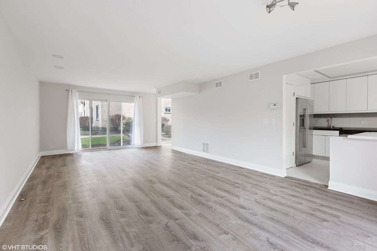 158 Green Bay Rd - Photo 3 of 19
