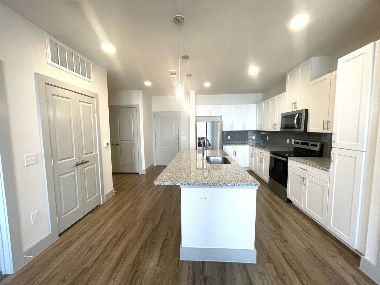 1450 South Saginaw Boulevard #3119 - Photo 3 of 8