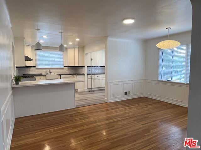 930 Westchester Pl - Photo 2 of 8