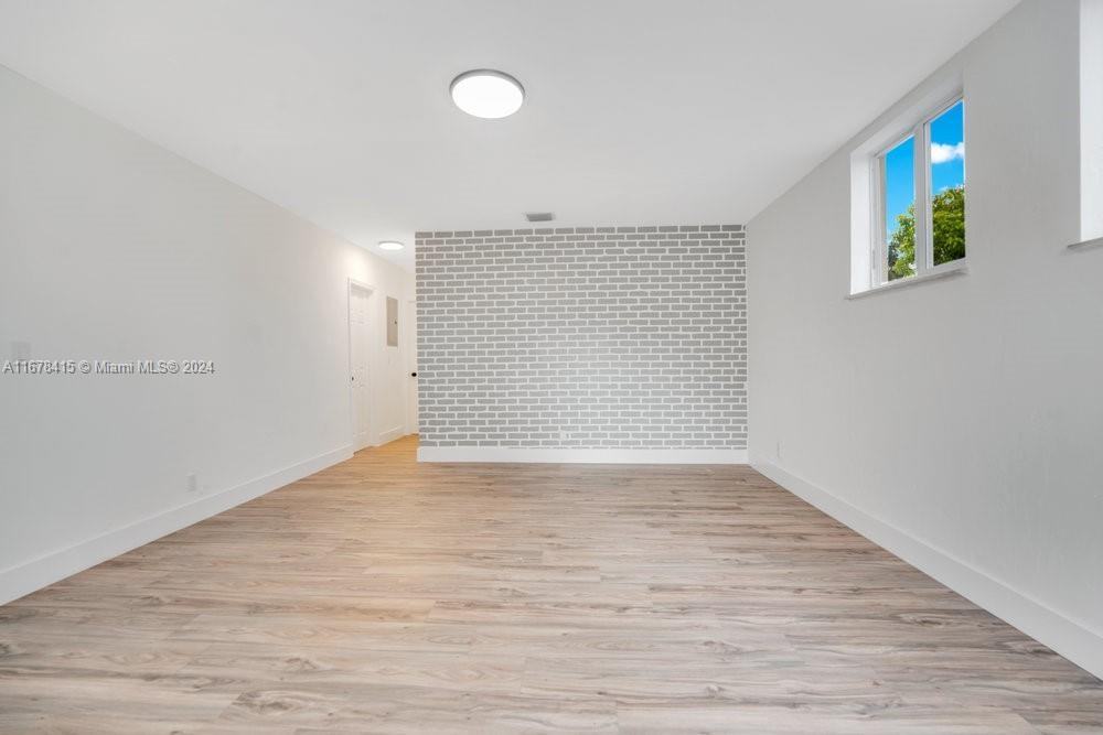 2434 Coolidge St #R - Photo 2 of 8