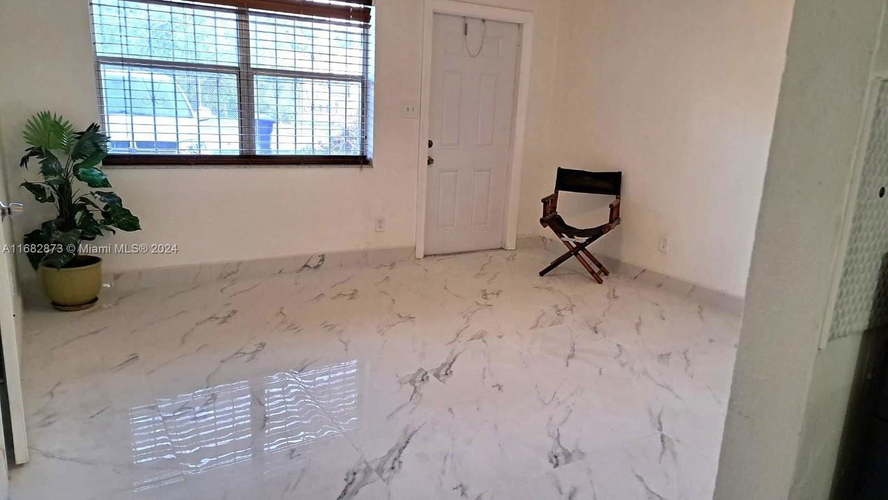 2831 Nw 13th Ct #2831 - Photo 3 of 7