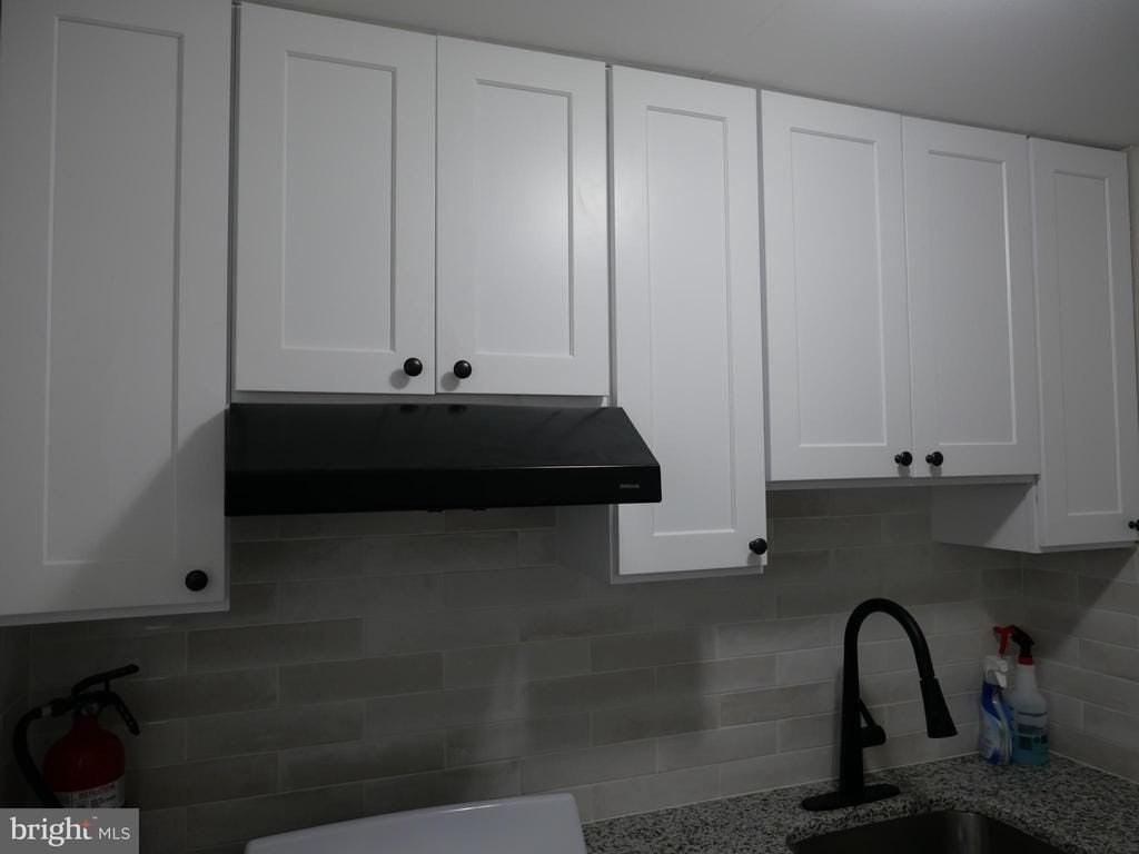 313 Hampden Rd - Photo 7 of 12