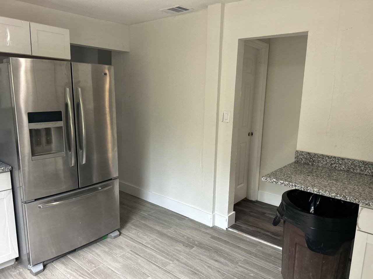 E 33rd Ave - Photo 4 of 41