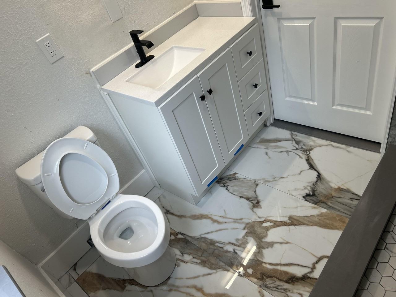 E 33rd Ave - Photo 5 of 41