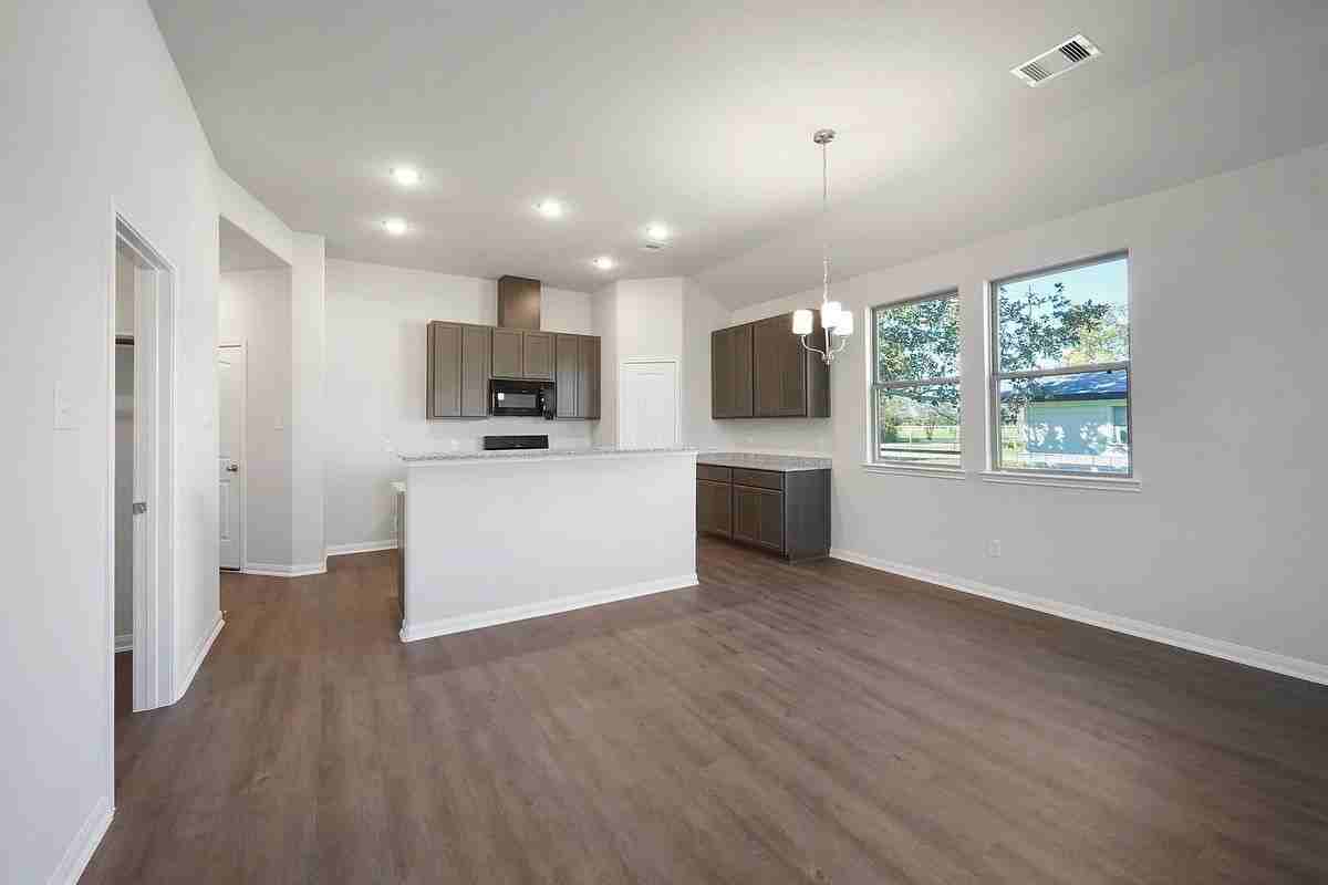 744 Brown Rd - Photo 2 of 24