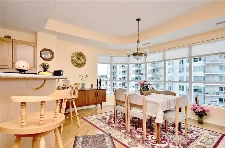 2 Toronto St #702
