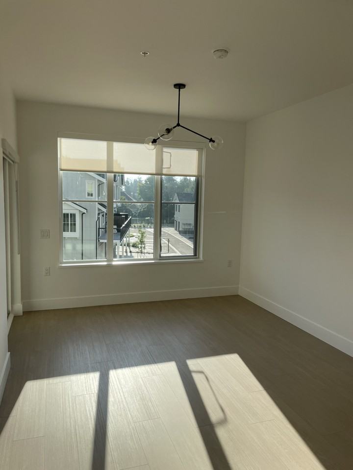 320 Tsawwassen Beach Rd - Photo 3 of 17