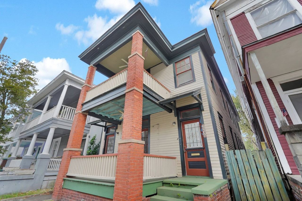 2234 Whitaker St - Photo 4 of 32