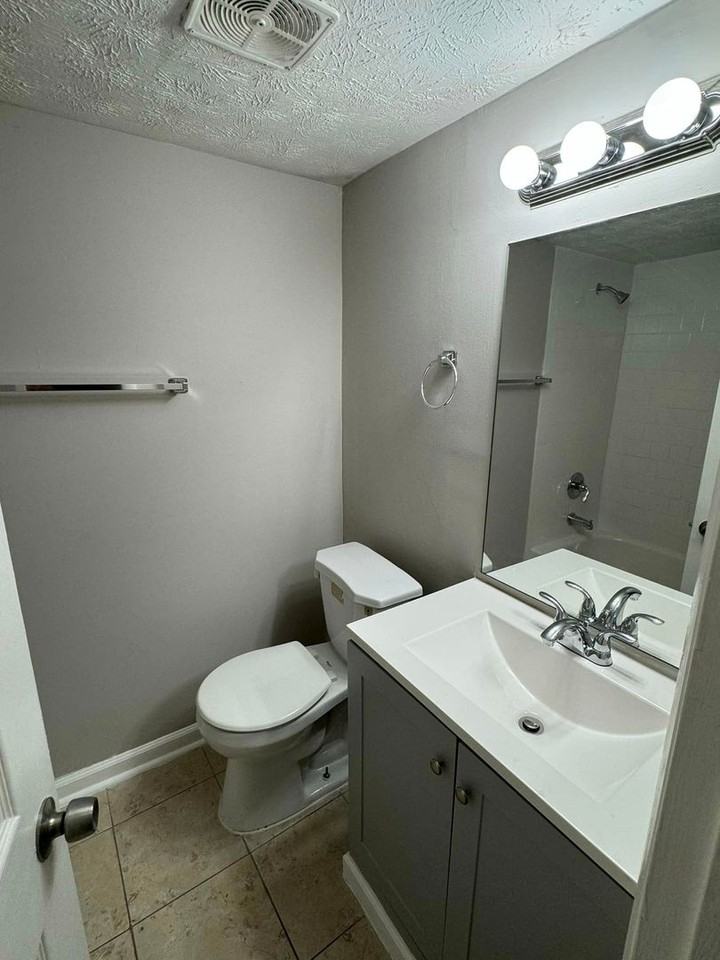 Villas At Panthersville Apartment Homes* - Photo 4 of 13