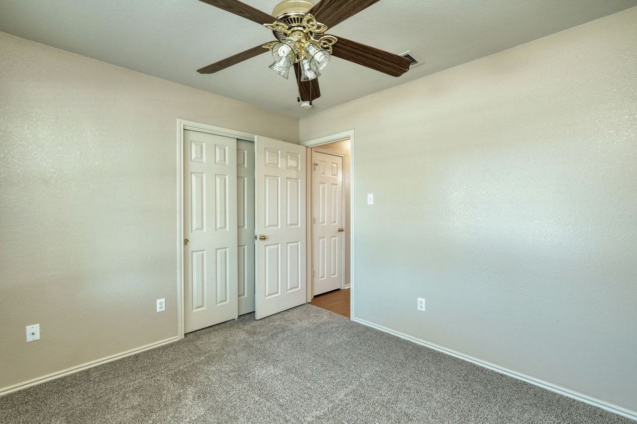 13613 Lyndon B Johnson St - Photo 7 of 14