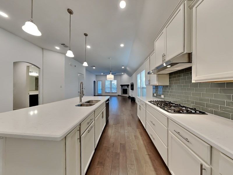 2137 Triton Dr - Photo 5 of 19