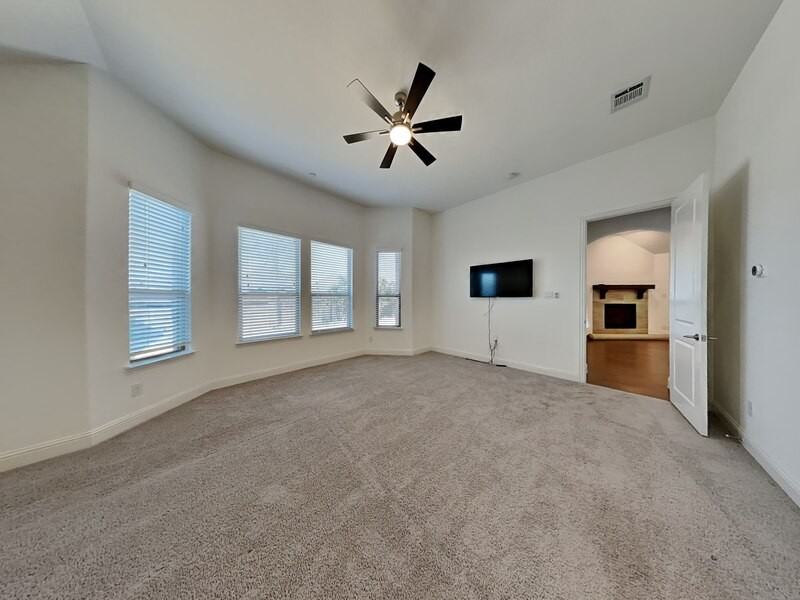 2137 Triton Dr - Photo 7 of 19