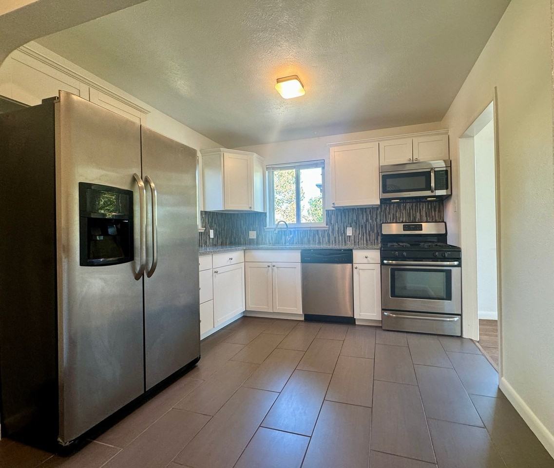 1925 W 39th Ave - Photo 3 of 17