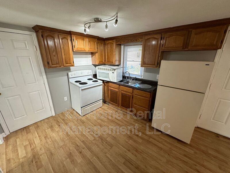 23807 Central Ave - Photo 2 of 22