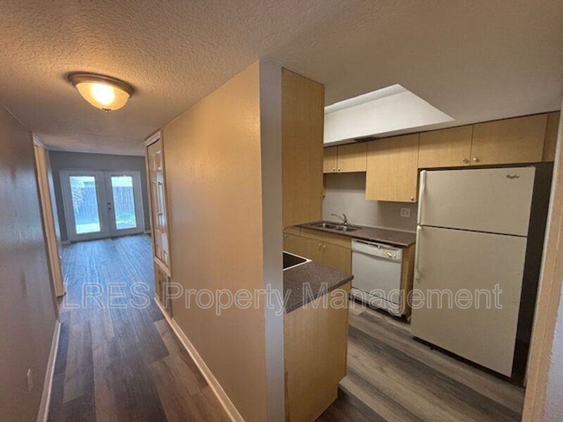 1601 Terrace Dr - Photo 3 of 24