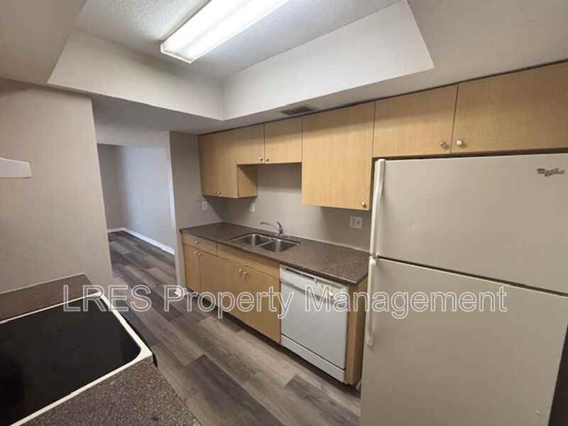 1601 Terrace Dr - Photo 4 of 24