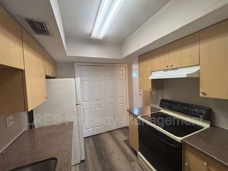 1601 Terrace Dr - Photo 6 of 24