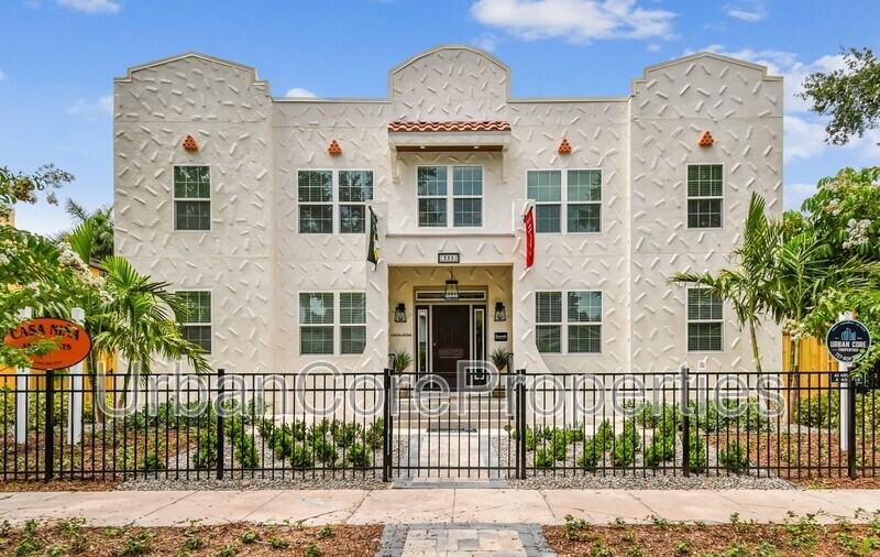 325 15th Ave Ne #13 - Photo 2 of 11