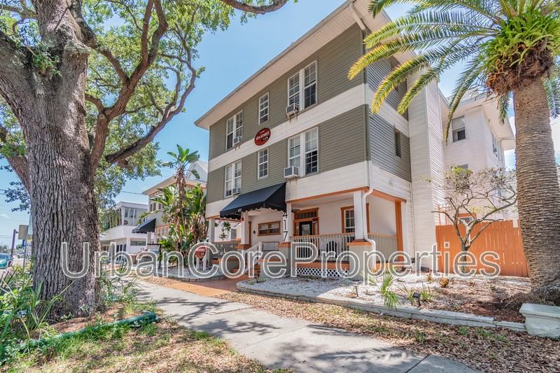 417 4th St N #204 - Photo 3 of 9