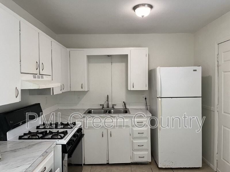 1412 S 73Rd Ave - Photo 2 of 13