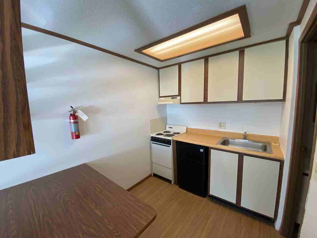 Winthrop Court - Photo 6 of 8