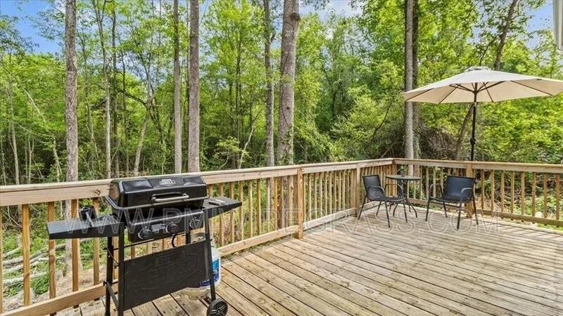214 Brookside Ln - Photo 2 of 34