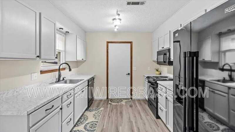 214 Brookside Ln - Photo 3 of 34