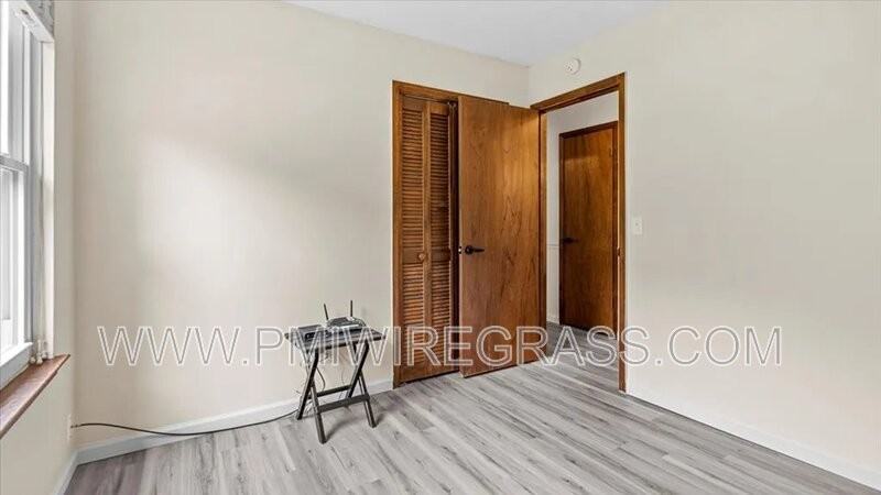 214 Brookside Ln - Photo 7 of 34