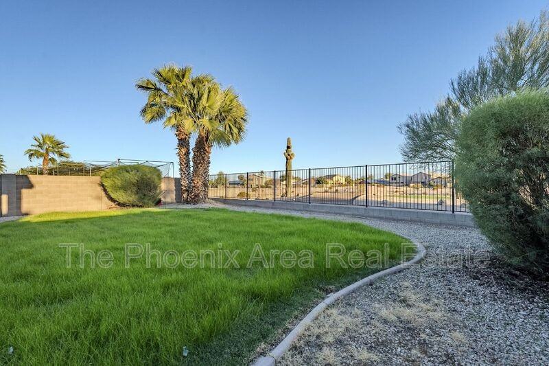 29189 N Shannon Dr - Photo 2 of 34