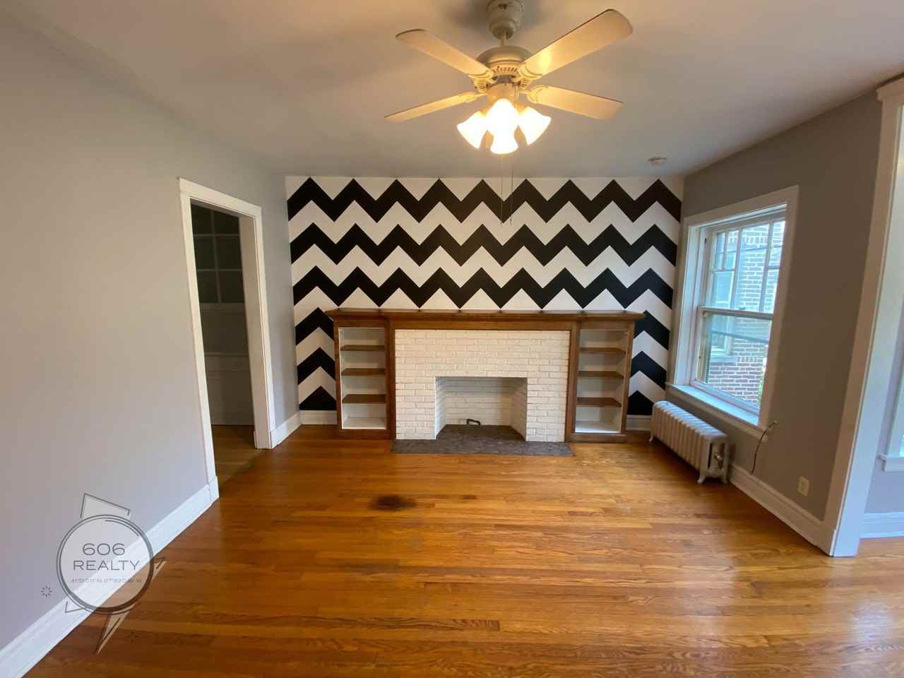 Large Vintage Ravenswood Apts! SPECIAL OFFER! - Photo 4 of 10