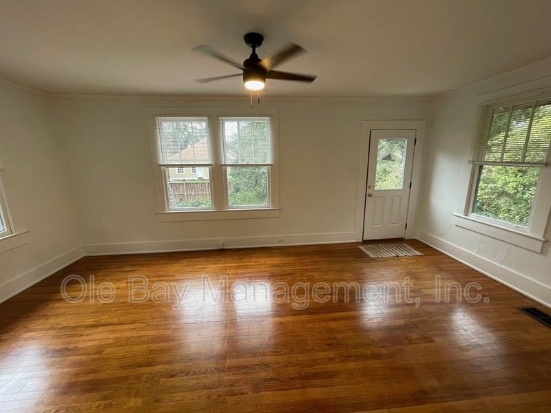 1509 Monroe St #B - Photo 2 of 9